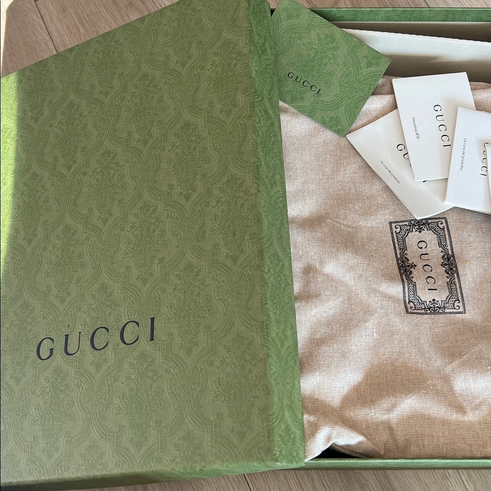 Gucci men’s Rhyton sneaker size 7 - Picture 11 of 13